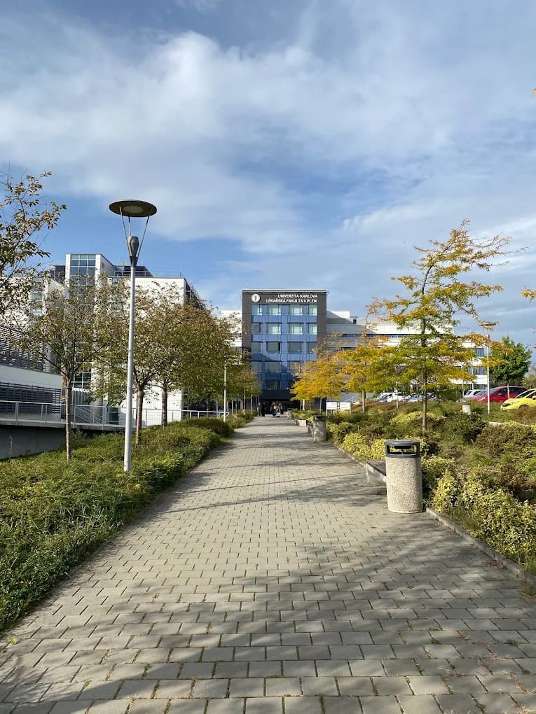 Modern faculty building on the UniMeC campus