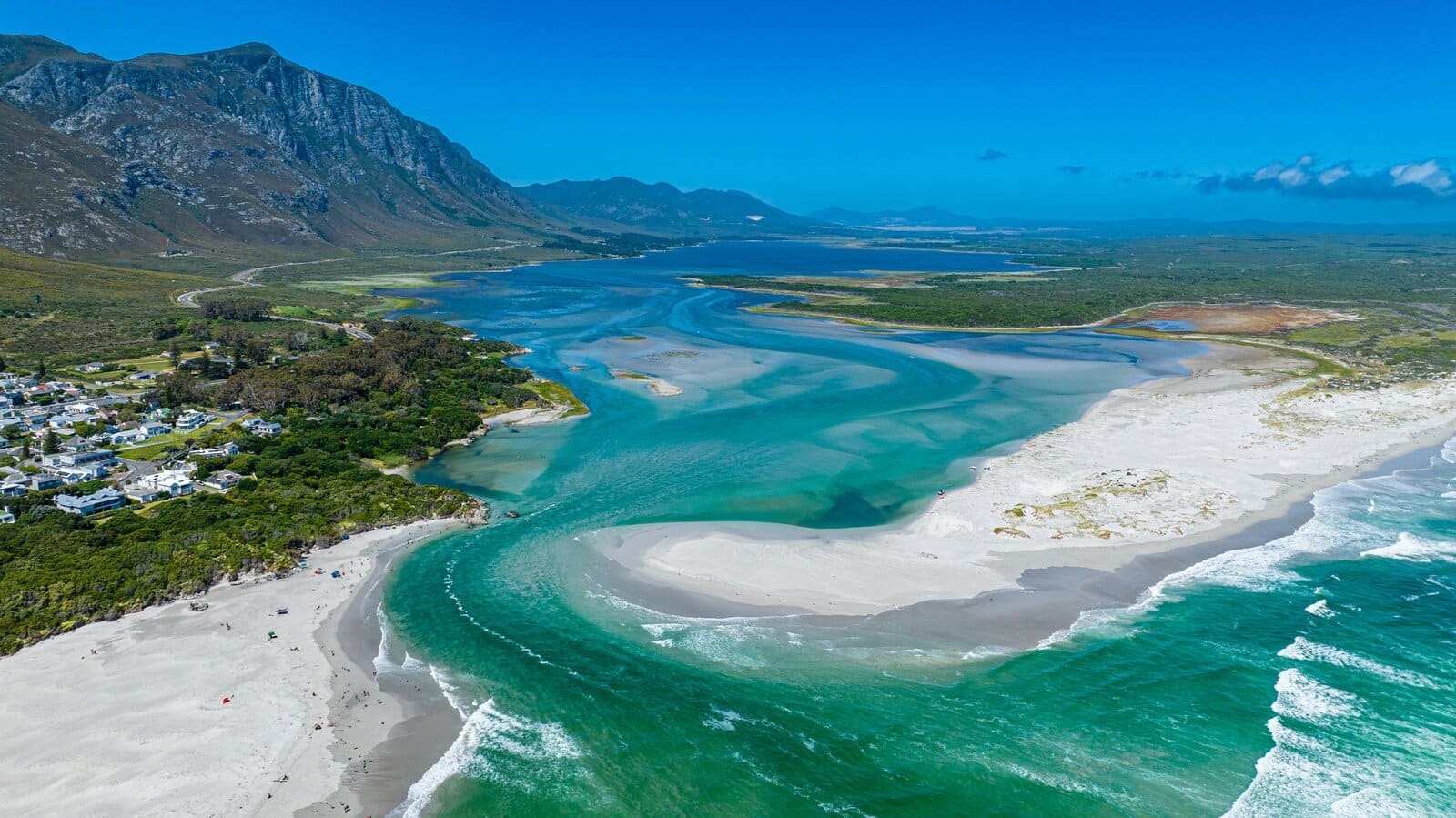 Iconic South African landscape of Table Mountain and the Cape Town coastline
