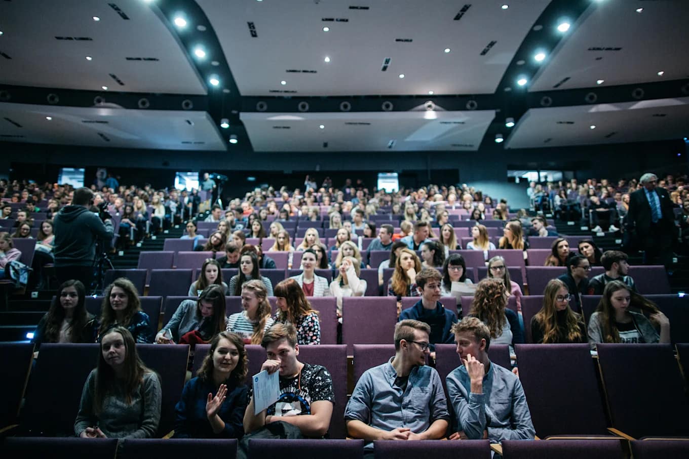 Students in a full lecture hall at the Medical University of Łódź