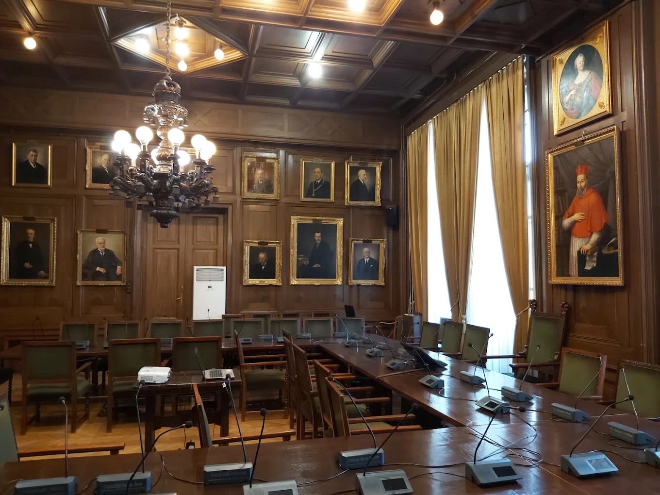 The ceremonial senate hall of Semmelweis University with portraits of professors