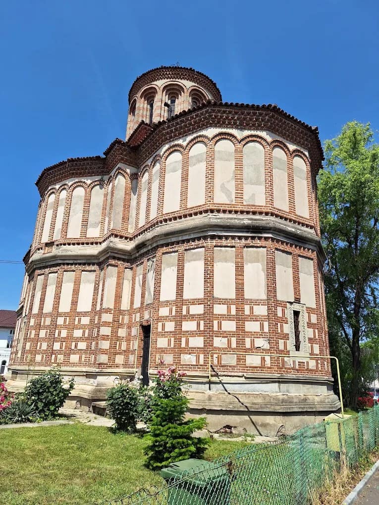 A University of Medicine and Pharmacy of Craiova facade