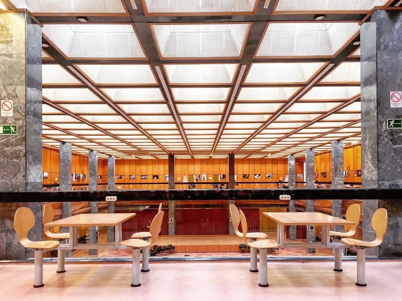 A modern library and study space at the University of Pécs