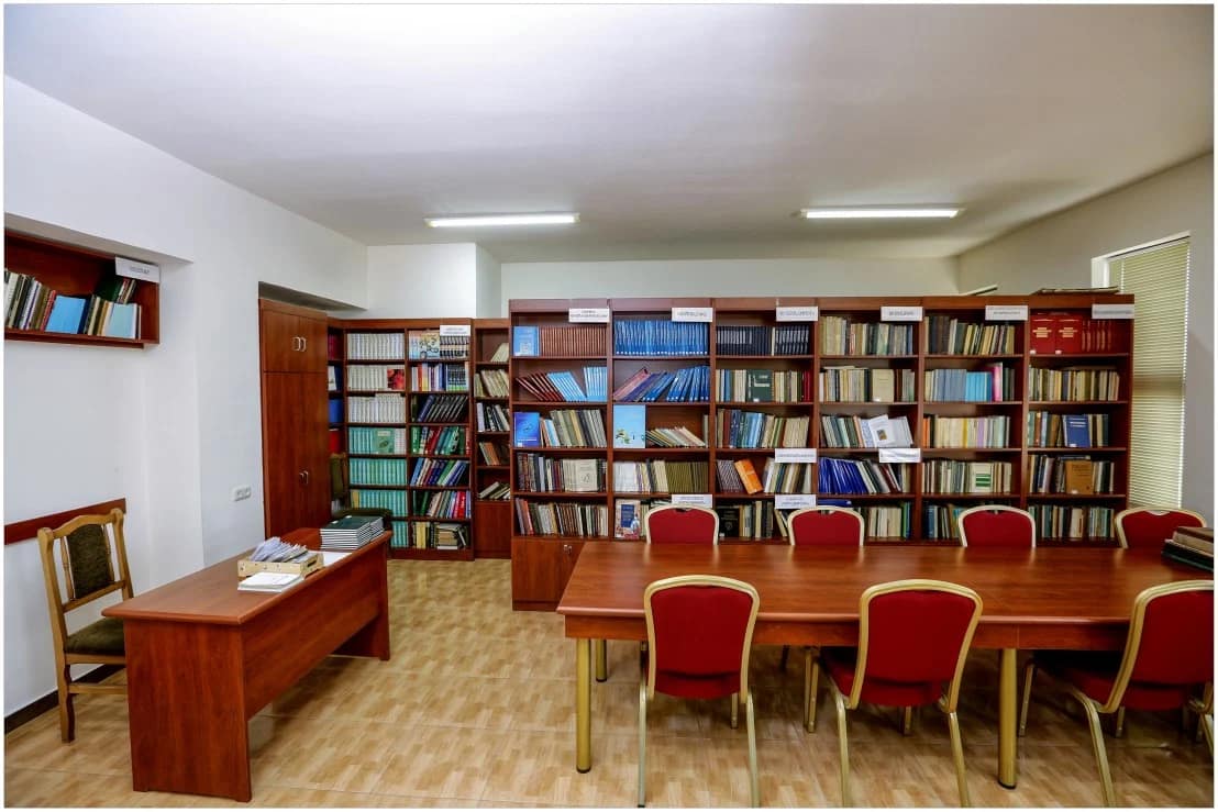 Library and reading room at the University of Traditional Medicine