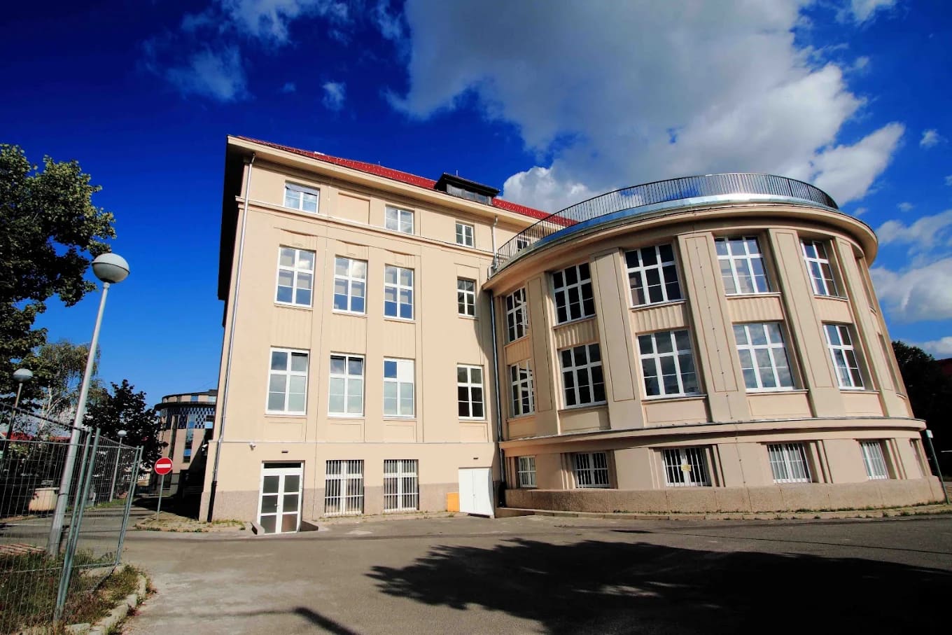 Heritage building with a rounded rotunda wing on the Šalata medical campus of the University of Zagreb School of Medicine