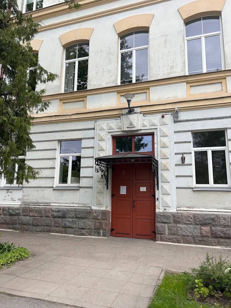 A Vilnius University Faculty of Medicine facade in Vilnius