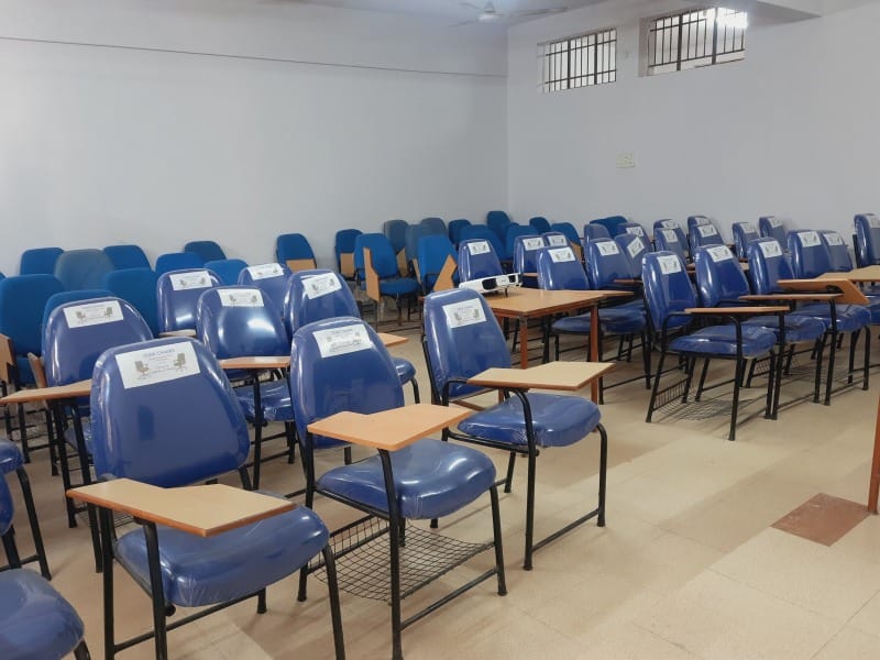 A lecture theatre full of MBBS students at Abhishek I Mishra Memorial Medical College and Research, Bhilai