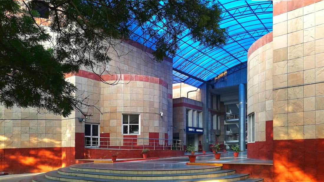 The Atal Bihari Vajpayee Institute of Medical Sciences campus frontage, New Delhi