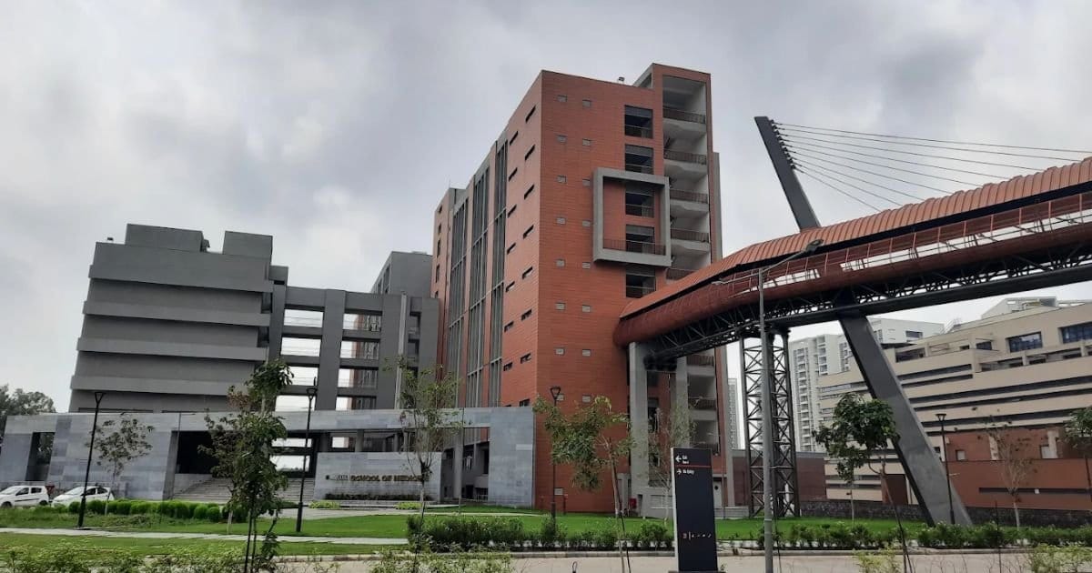 Amrita School of Medicine, Faridabad main campus and entrance, Faridabad