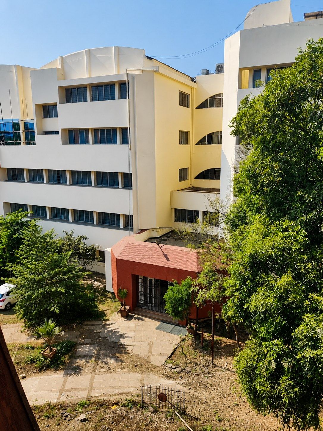 A campus building at Bharati Vidyapeeth Medical College, Pune