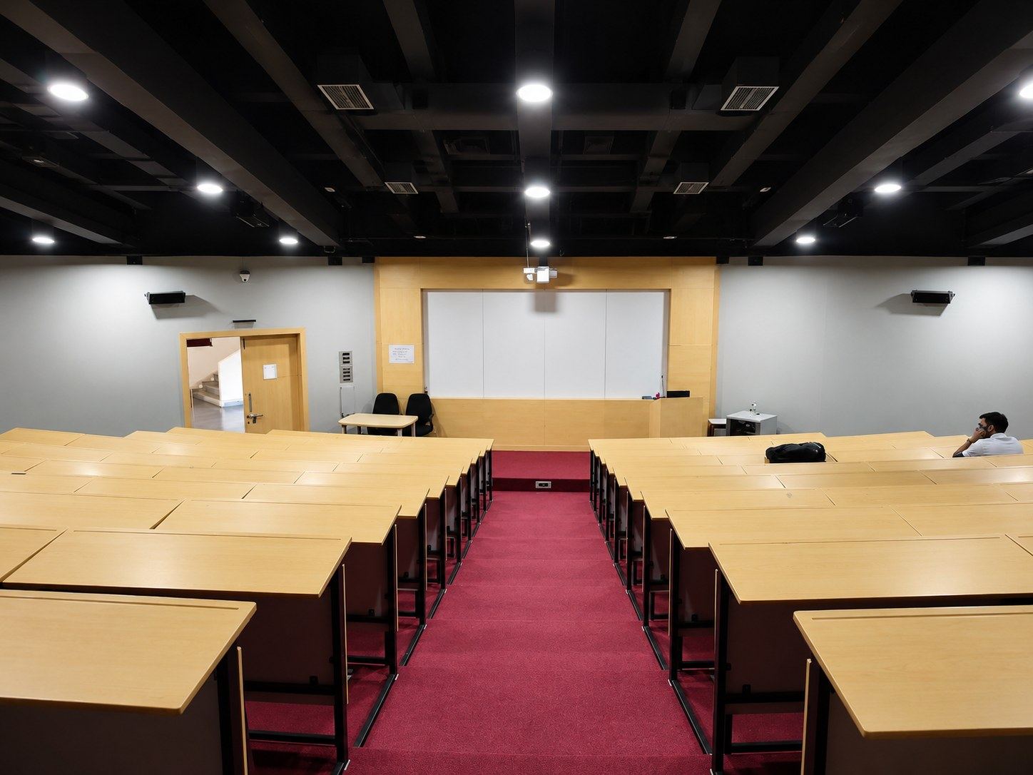 A lecture theatre / auditorium at Bharati Vidyapeeth Medical College, Pune