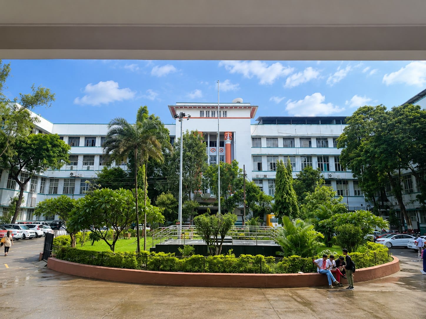 The main building of B.J. Government Medical College, Pune