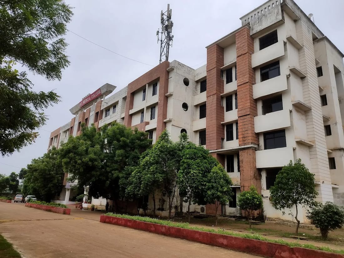 The Chandulal Chandrakar Memorial Government Medical College campus, Durg