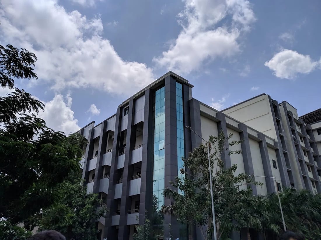 GMERS Medical College and Hospital, Gotri, Vadodara campus and facilities, Vadodara