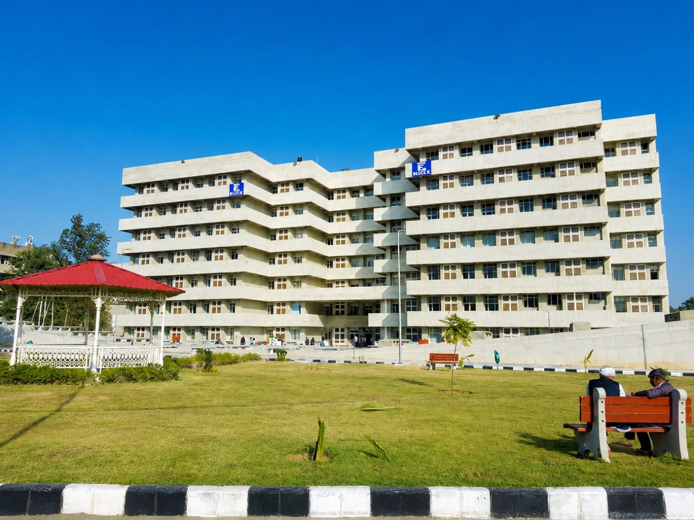 The Government Medical College & Hospital campus, Sector 32, Chandigarh