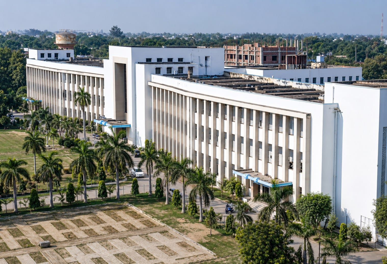The main building of GSVM Medical College, Kanpur