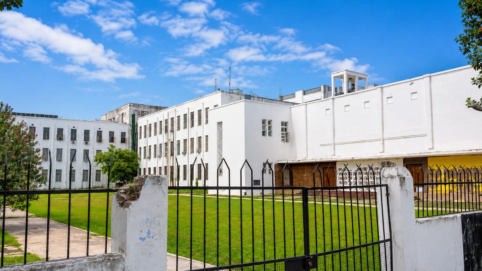 A gated heritage building at GSVM Medical College, Kanpur