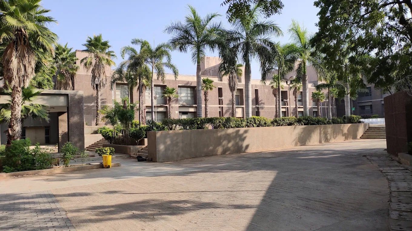 Gujarat Adani Institute of Medical Sciences campus, Bhuj