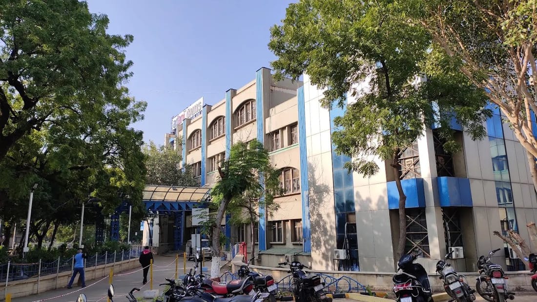 Gujarat Adani Institute of Medical Sciences campus grounds, Bhuj