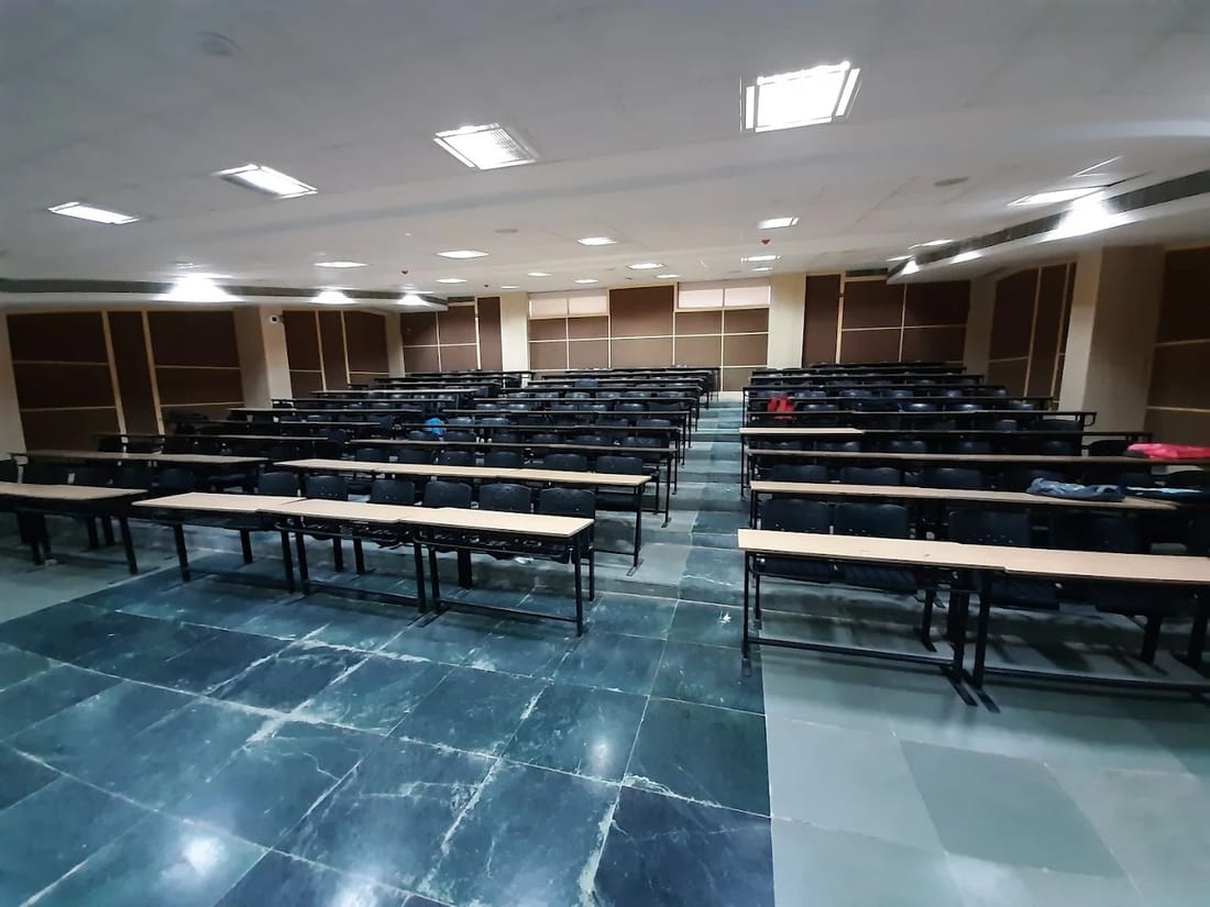 Gujarat Adani Institute of Medical Sciences teaching facilities, Bhuj