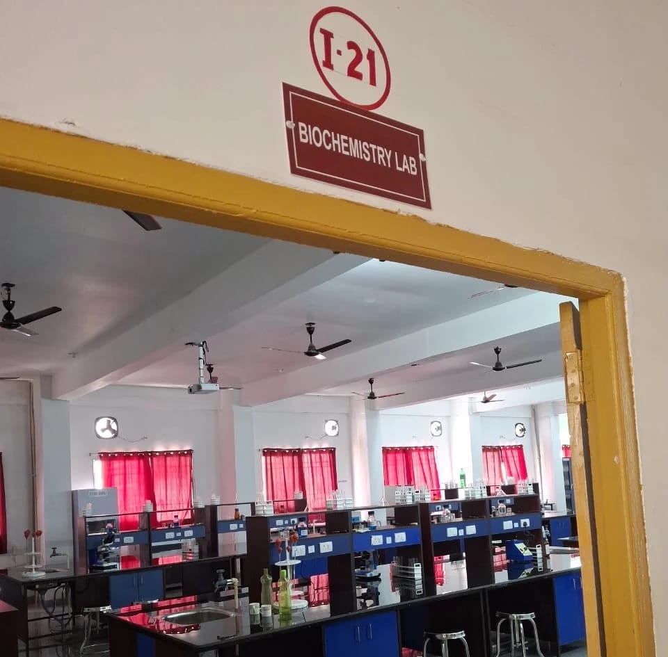 Lab at Himalaya Medical College, Patna