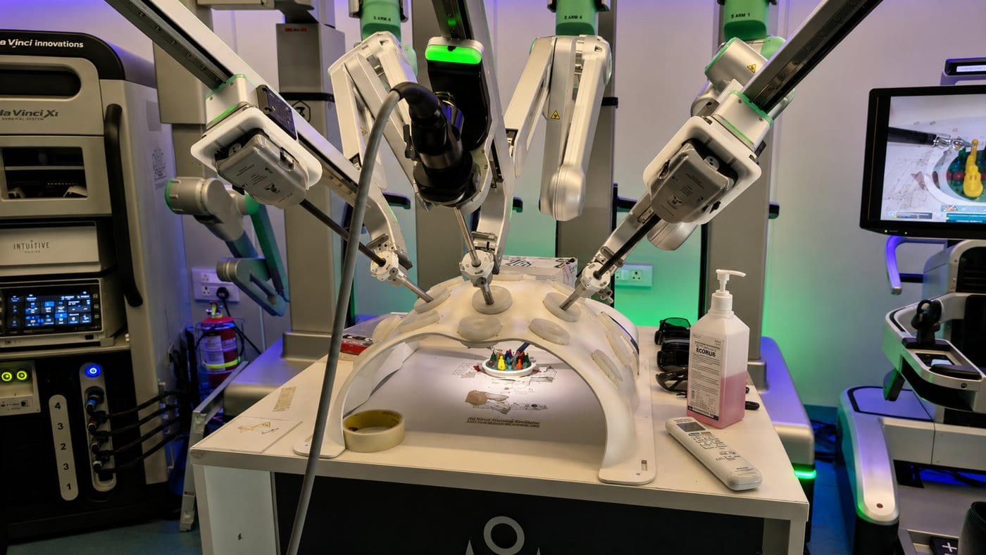 The da Vinci robotic surgical system at IMS-BHU