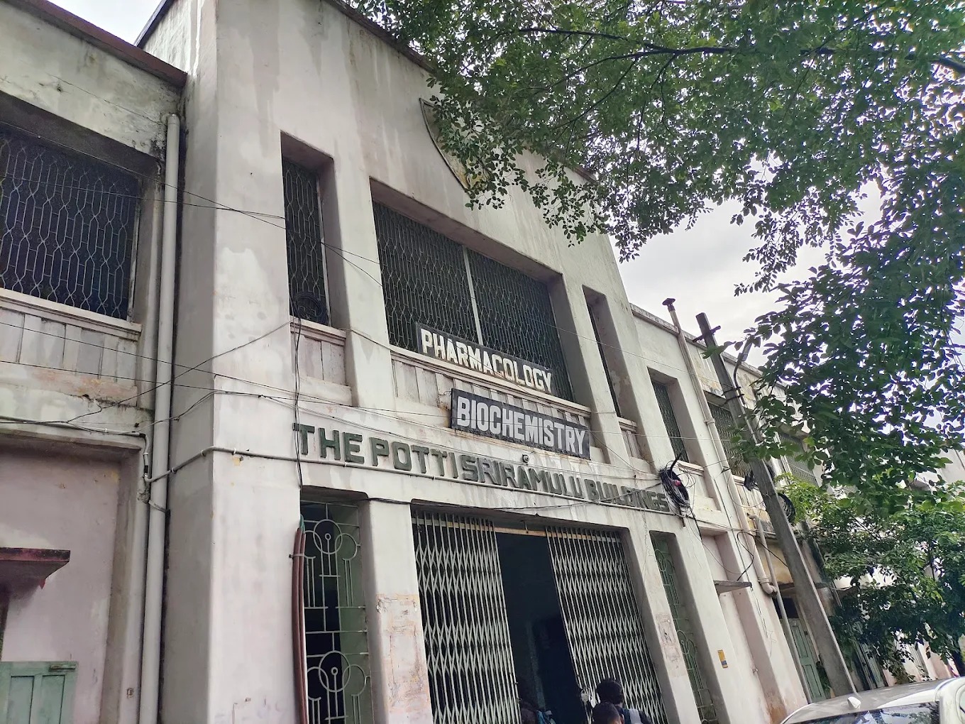 The Pharmacology and Biochemistry (Potti Sriramulu) heritage building at Kurnool Medical College, Kurnool