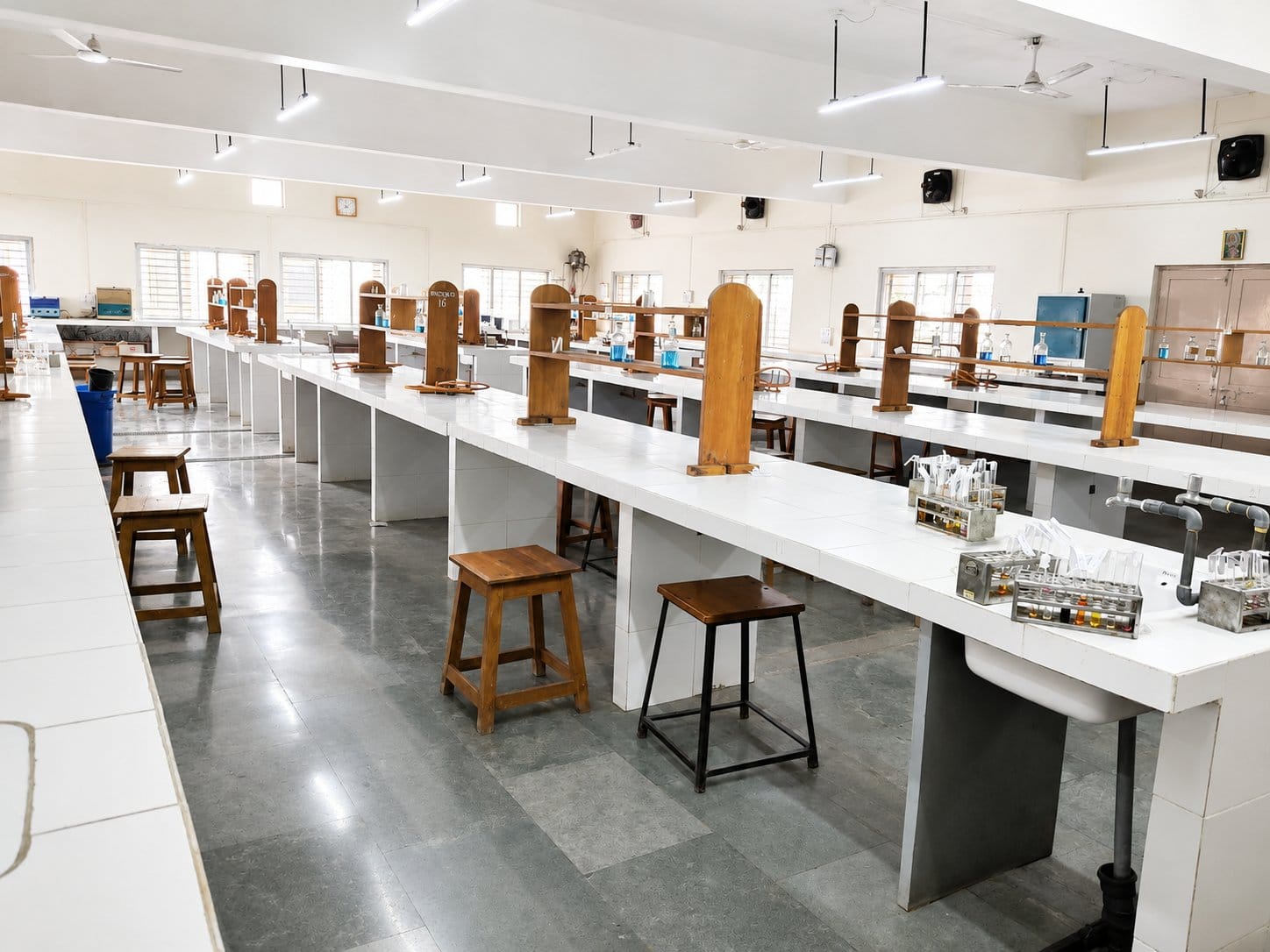 A laboratory at RCSM GMC, Kolhapur
