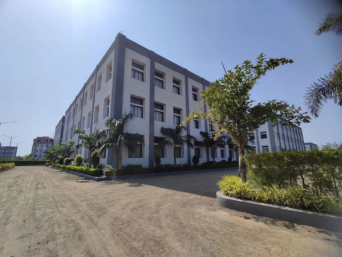 Shantabaa Medical College and General Hospital, Amreli campus and facilities, Amreli