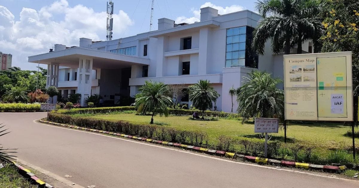 The Shri Shankaracharya Institute of Medical Sciences and Hospital main building, Bhilai