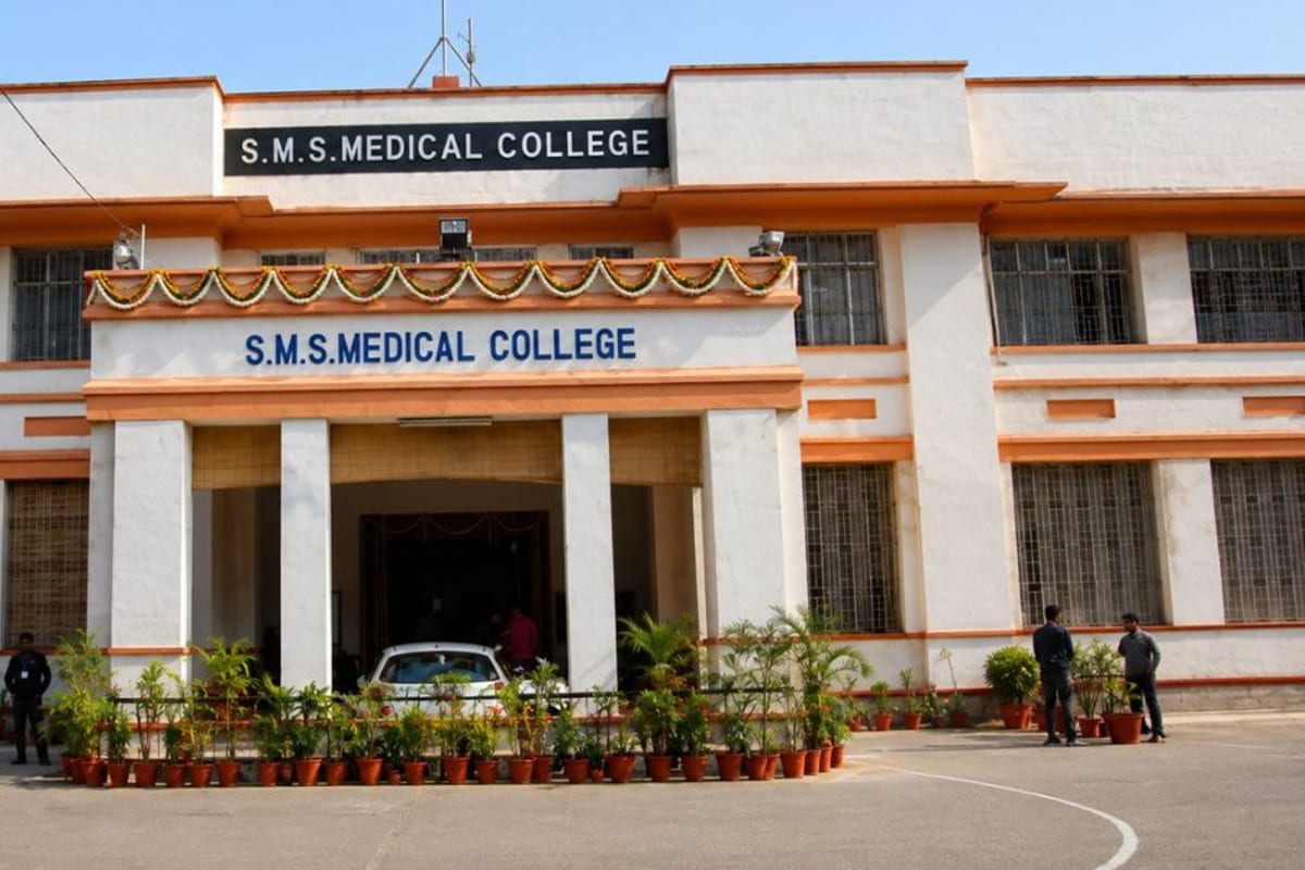 SMS Medical College campus, Jaipur