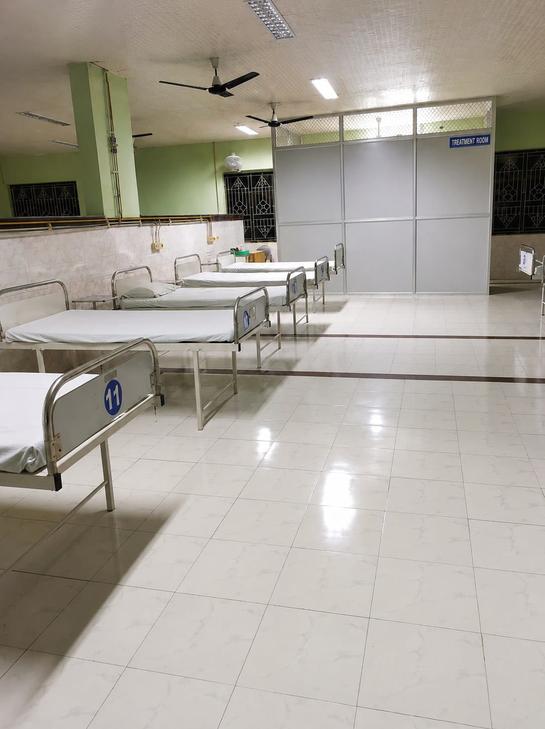 A patient ward at SRM Medical College Hospital, Chennai