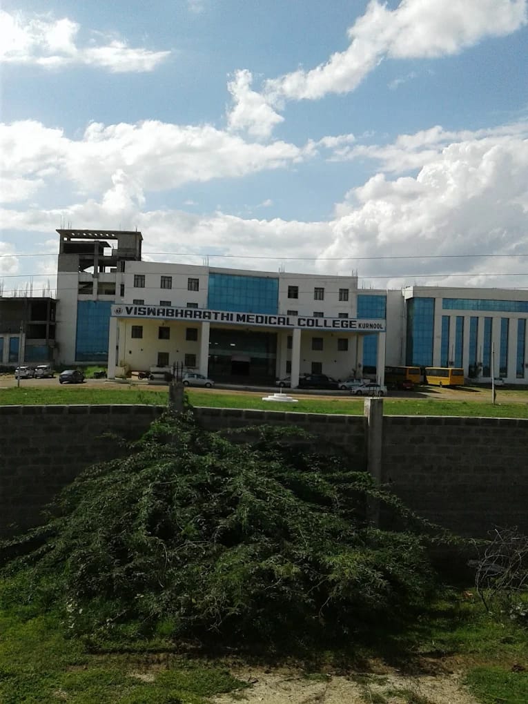 Front view of Viswabharathi Medical College, Kurnool