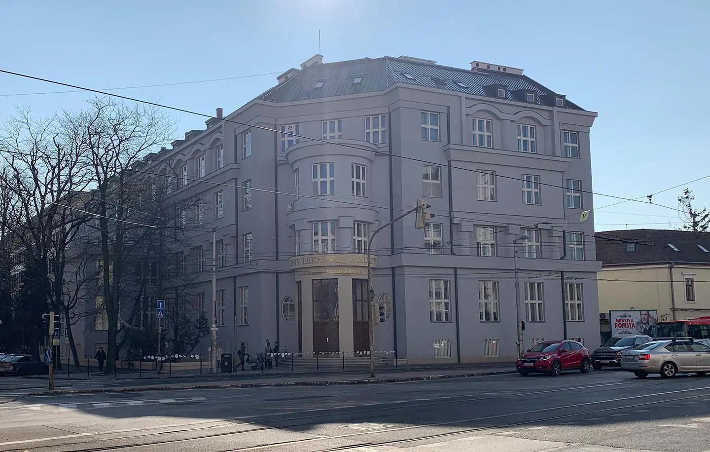 Das ältere Gebäude der Comenius Universität Bratislava..