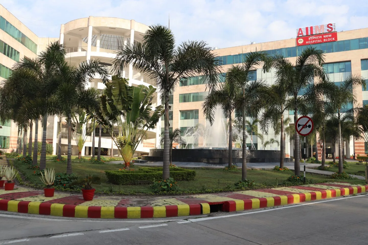  high salary career options - medical students - pursue clinical research - undergraduate medical courses- successful career- medical school